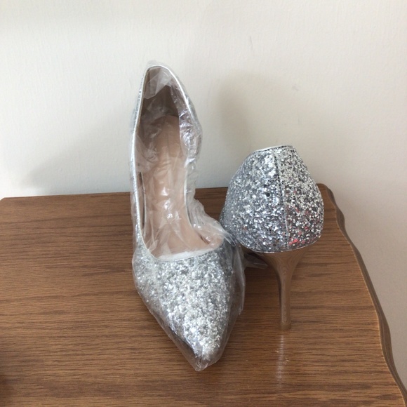 Silver - Picture 3 of 3